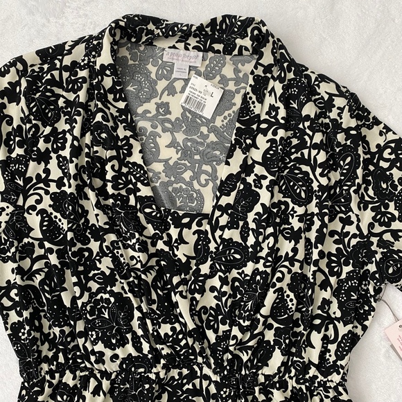 A Pea In the Pod Long sleeve Maternity + Nursing top Size L - Picture 3 of 9